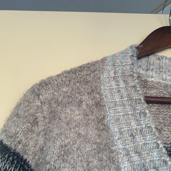 Cabi Boyfriend Button Cardigan Sweater Sz.M Neutral Browns Gray - Picture 3 of 11